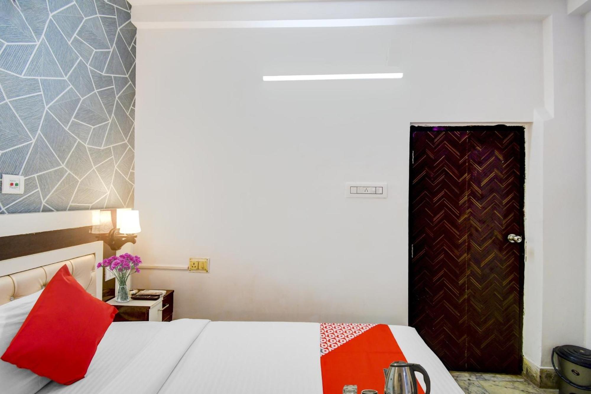 Hotel O The Nest Inn Near Acropolis Mall Jādabpur المظهر الخارجي الصورة